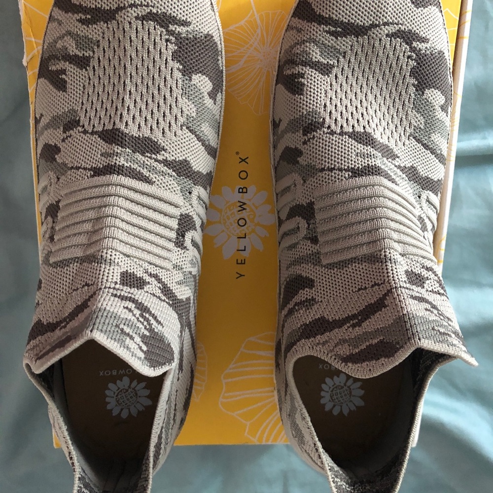 Yellow Box Gray Sneakers with Mesh Upper and Sporty Design